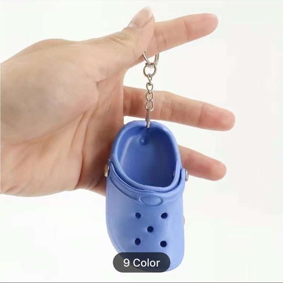 Cute charms keychains colorful assorted mini crocs key ring and clip attached - Picture 3 of 6